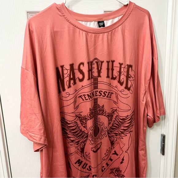 SHEIN Curve Nashville Music City Coral Oversized Tee Women’s Size 2X - Picture 3 of 6